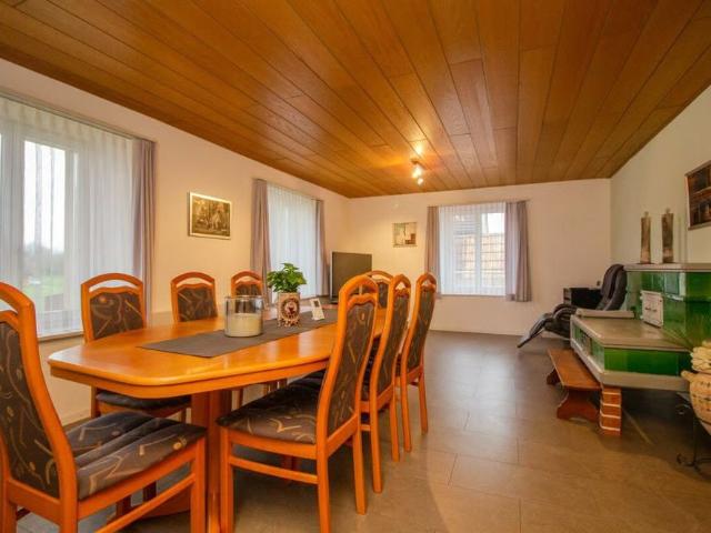 5.5 Zimmer, 220 m², 1. Stock