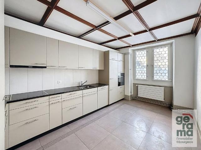 5.5 Zimmer, 220 m², 1. Stock