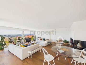 5.5 Zimmer, 230 m², 2. Stock