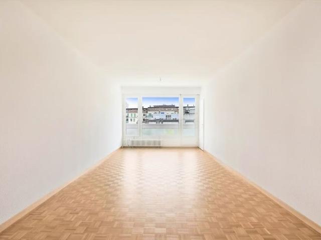 5.5 Zimmer, 81 m², 2. Stock