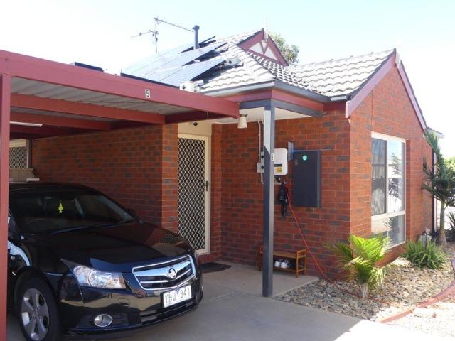 5 / 6 7 Madge Court, Mooroopna