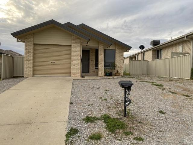 5A Brushbox Grove, TAMWORTH NSW 2340