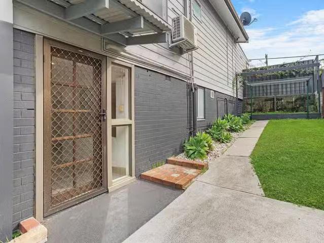 5A Ford Avenue, Mount Hutton, NSW 2290