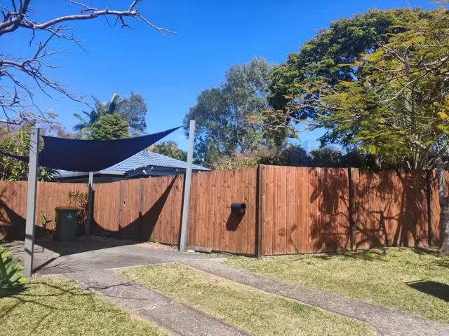 5a Lachlan Court, HELENSVALE, QLD 4212 House for Rent