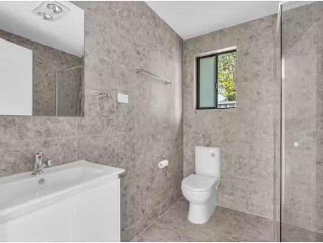 5A Seddon Place, Campbelltown House for rent Listed by Leasin.