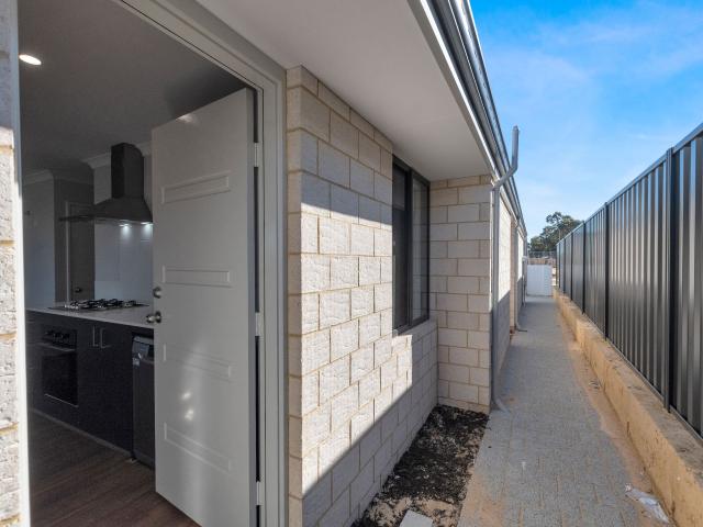 5b Forbury Street Lakelands, WA 6180