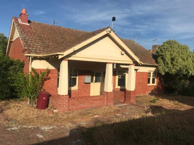 5BR large house near Gardiner Train in Glen Iris Great Location in Available now !