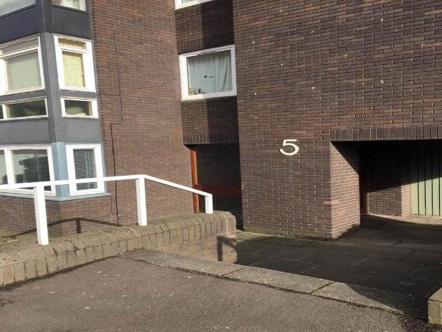 5F Balgay Road, 2 bed flat to rent £850 pcm £196 pw