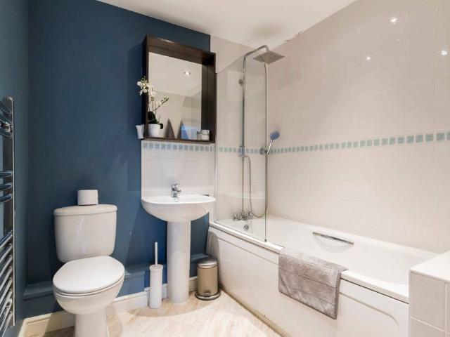 63 Tiller Road, London, E14