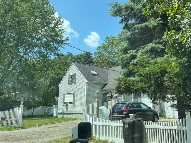 63 Washington Ave, Mastic Beach, NY 11951 | MLS #894817