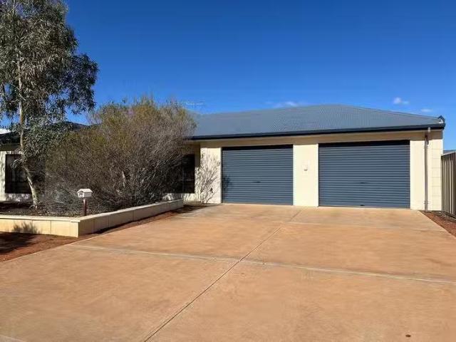 63 Burgoyne Street, Roxby Downs, SA 5725