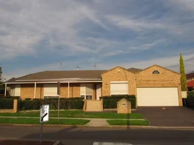 63 Capricorn Boulevarde, GREEN VALLEY House for rent Listed b.