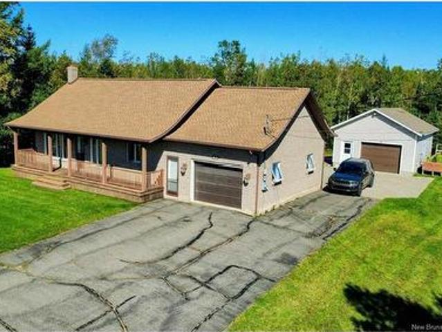 63 Chemin St Simon, Caraquet, NB, E1W 1B3 house for sale | Listing ID NB148624 | Royal LePage