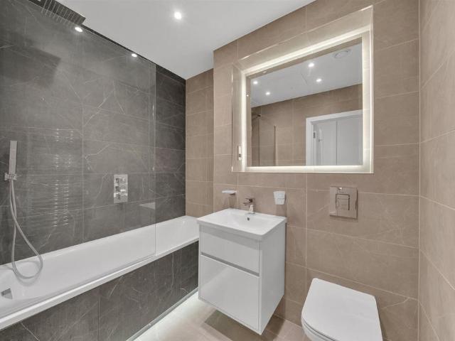 63 Croydon Road, Penge, London 1 bed flat to rent £1,550 pcm £358 pw