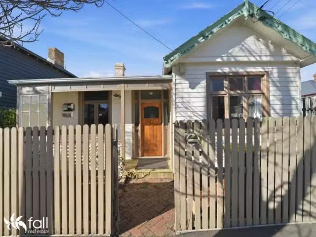 63 Duke Street, SANDY BAY House for rent Listed by Mark Cober.