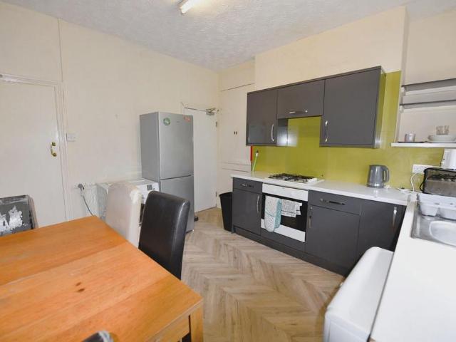 63 Harold Grove 4 bed house to rent £1,733 pcm £400 pw