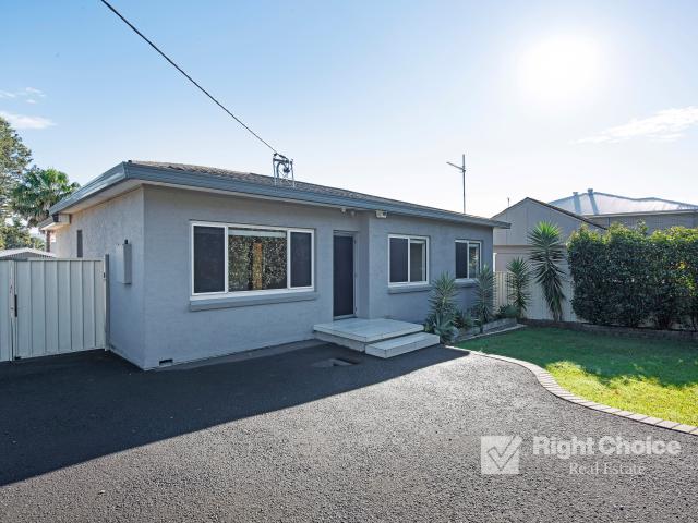 63 Lake Entrance Road, Oak Flats