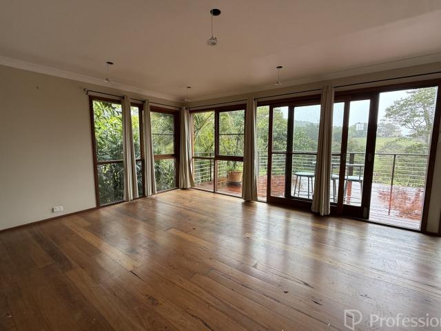 63 Lakeview CrescentForster NSW 2428, Australia