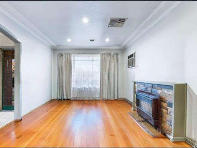 63 Leslie Street, St Albans VIC 3021