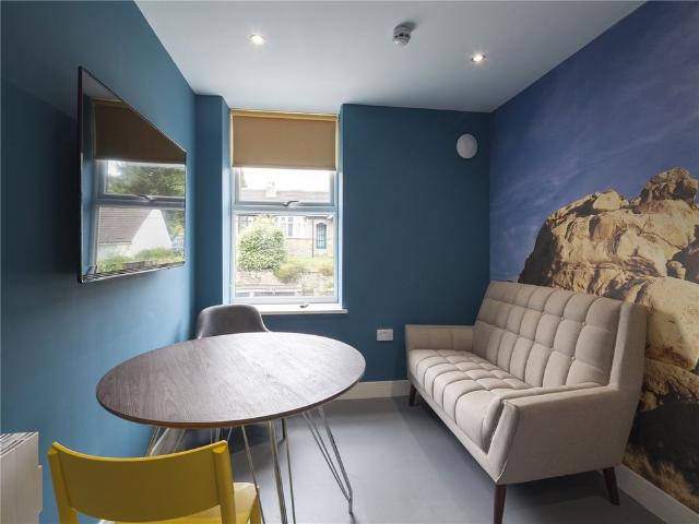 63 Newsome Road, Huddersfield, HD4