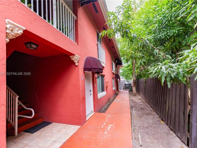 63 NW 17th Pl, Unit 6, Miami, FL 33125 | MLS #A11930