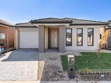 Melton South, Victoria - Parking, Equipped kitchen