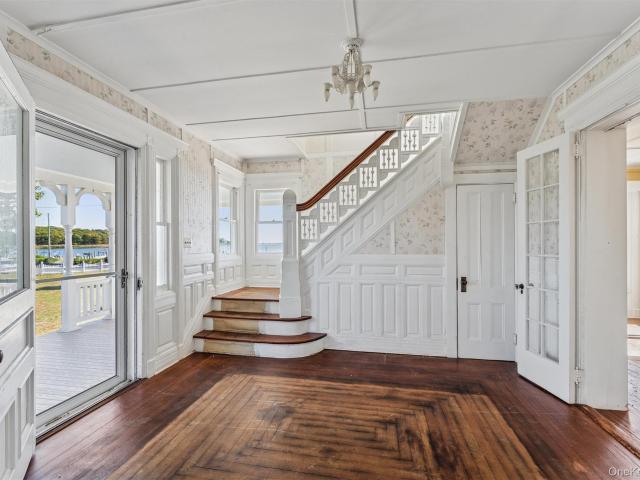 63 S Bay Ave