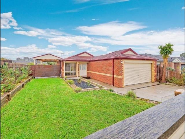 63 Scarborough Avenue, Cranbourne West