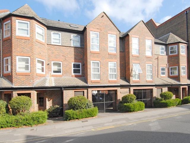 Westminster Court, Sydenham Road, Guildford GU1, 2 bed flat to rent, £1,750 pcm | PrimeLocation