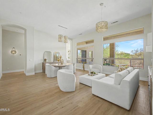 6005 e smokehouse trail