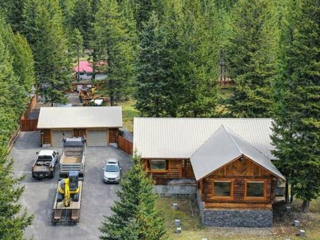 6006 Wolf Creek Road, Wasa, BC, V0B 2K0 house for sale | Listing ID 10382 | Royal LePage
