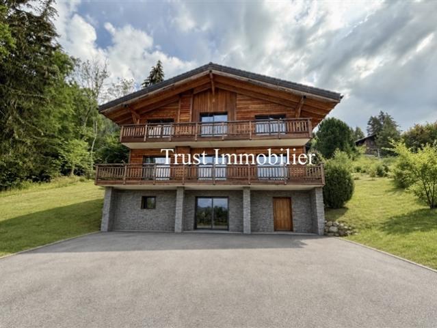 6006M Gryon Grosses Chalet mit unfertigen Arbeiten
