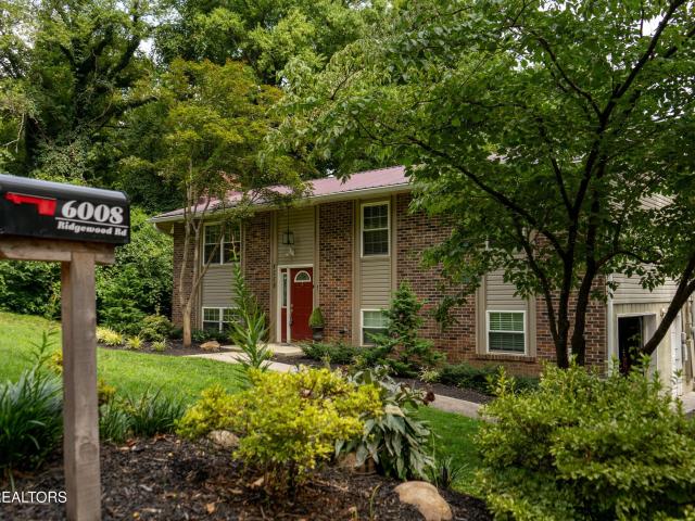 6008 Ridgewood Rd