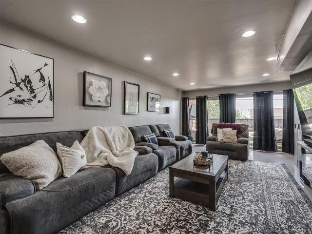 6000 N Brookline Avenue # 60