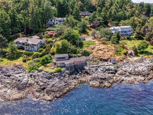 6000 Lockehaven Dr, Saanich, BC, V8N 4J5 Luxury House for sale | Listing ID 1031 | Royal LePage Carriage Trade Luxury Properties
