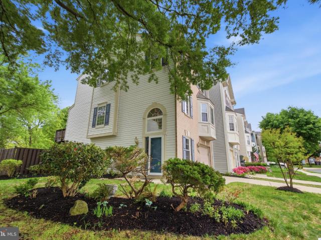 6001 Keble Dr, Alexandria, VA 22315 | MLS #VAFX2289