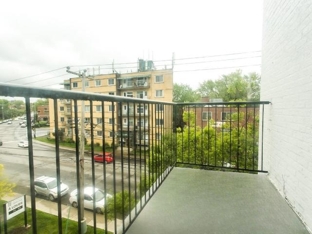 6001 6101 6151 Chemin de la Côte Saint Luc 2 Bedroom Apartment for Rent at 6001 Ch De La Côte Saint Luc, Hampstead, QC H3X 2G4