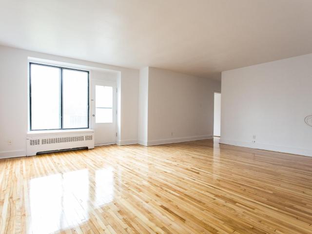 6001 6101 6151 Chemin de la Côte Saint Luc 309 6001 Apartment for Rent
