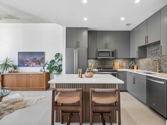 600 12th Ave S # 710