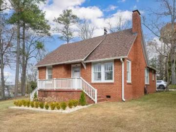 600 7TH ST N, CLANTON, AL 35045
