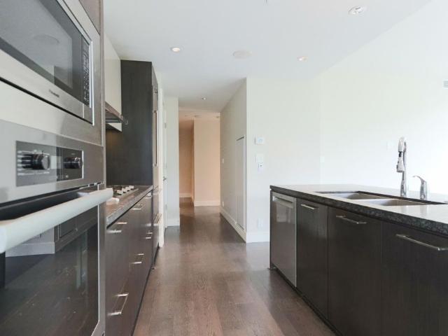 600 866 Arthur Erickson Place Place, West Vancouver