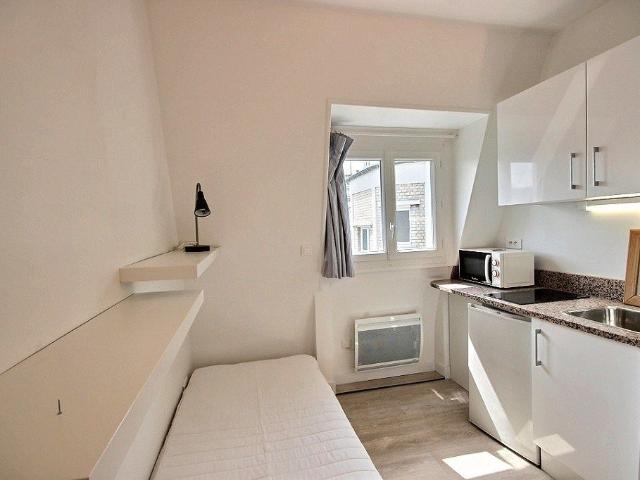 600 € CC/mois Appartement meublé 1 pièce studio 10.48m² 75015 Paris