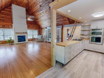 600 Cedar Laurel Lane