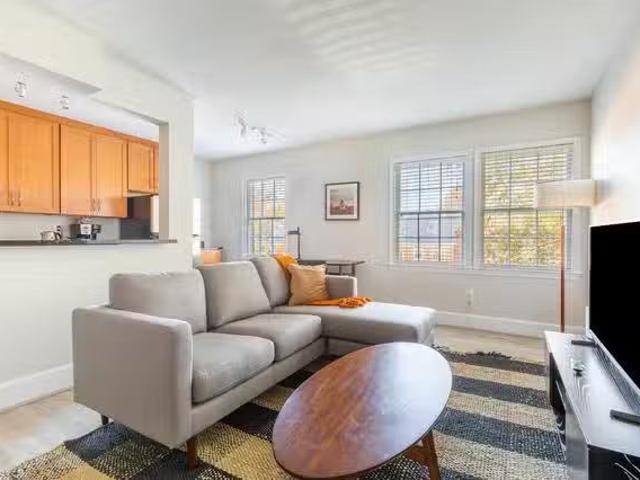 600 Bashford Ln, Old Town North 1 Bedroom 1 Bath