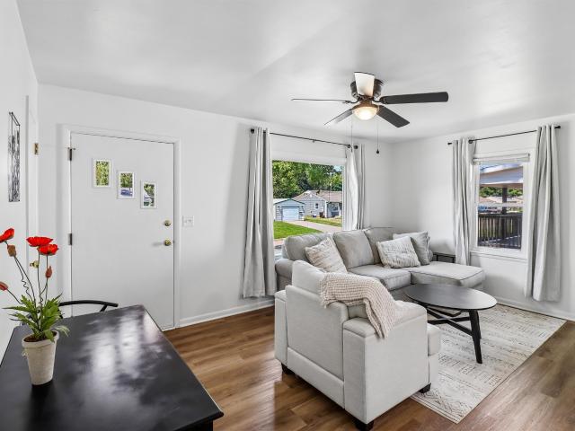600 E 13th Street N