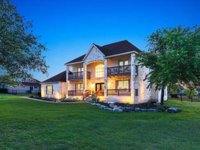 600 Lake Side Cv