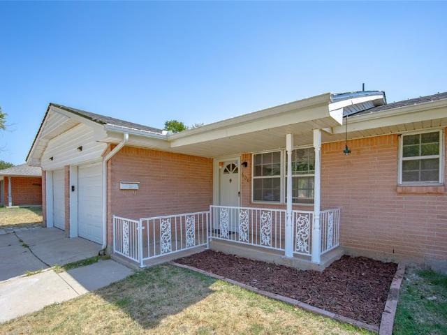 600 Leslie Drive
