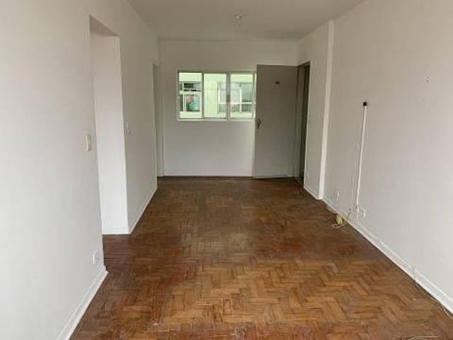 600 m2 de TERRENO com 3 casas JÁ DEMOLIDAS. Excelente p/ INVESTIDOR ! Ótimo local próximo ao P
