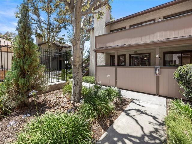600 N Brea Boulevard 43