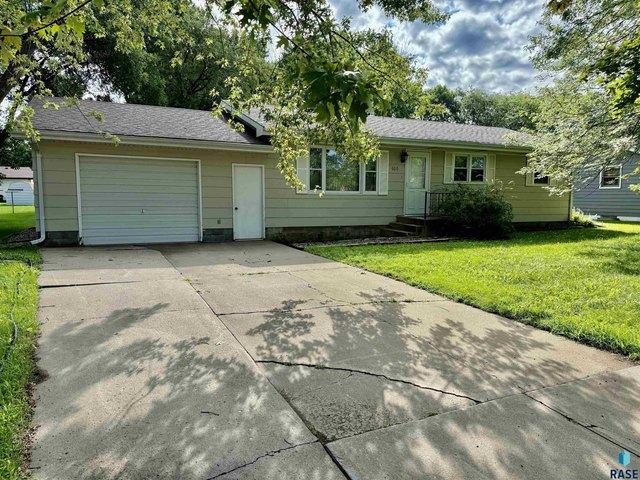 600 S Edgerton St, Mitchell, SD 57301
